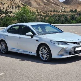 Toyota Camry 2021
