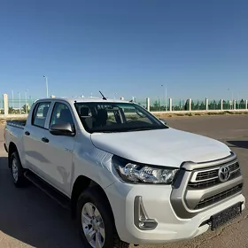 Toyota Hilux 2025