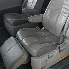 Toyota Sienna 2012