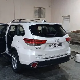 Toyota Highlander 2016