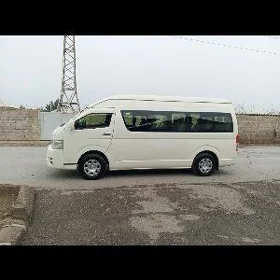 Toyota Hiace 2016