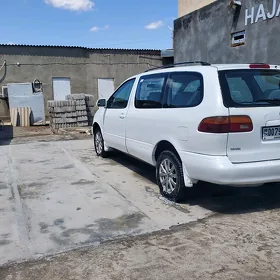 Toyota Sienna 1999