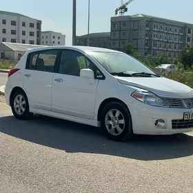Nissan Versa 2011