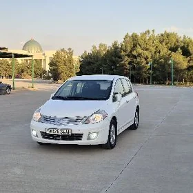Nissan Versa 2011