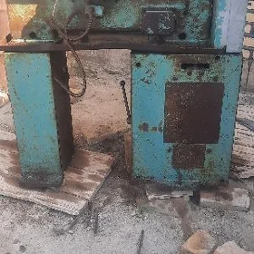 Tokarnyý stanok/Токарный стано