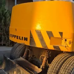 Caterpillar TH Series 1998