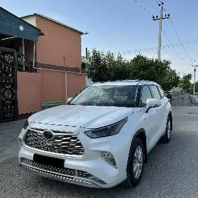 Toyota Highlander 2022