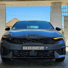 Kia K5 2025