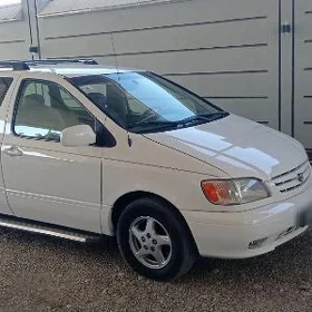 Toyota Sienna 2000