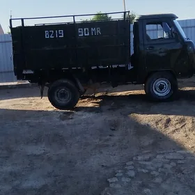 UAZ Profi 1993