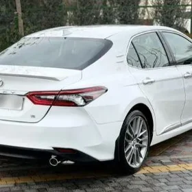 Toyota Camry 2024