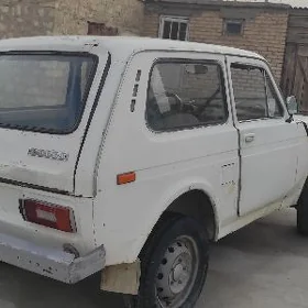 Lada Niva 1990
