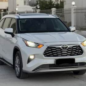 Toyota Highlander 2020