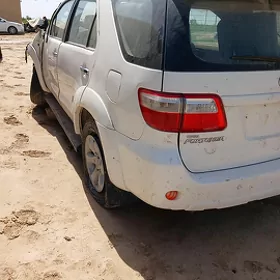 Toyota Fortuner 2008