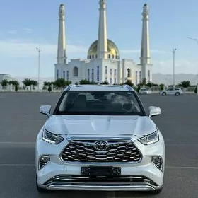 Toyota Highlander 2021