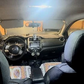 Nissan Versa 2012