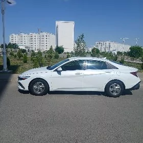 Hyundai Elantra 2025