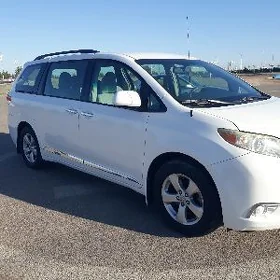 Toyota Sienna 2010