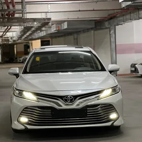 Toyota Camry 2018