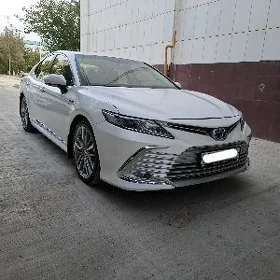 Toyota Camry 2021
