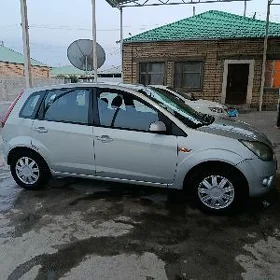Ford Figo 2011
