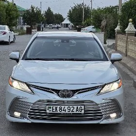 Toyota Camry 2021
