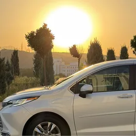 Toyota Sienna 2022