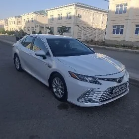 Toyota Camry 2022