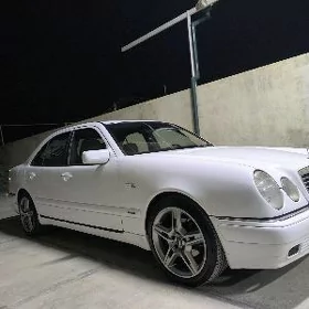 Mercedes-Benz E320 1996