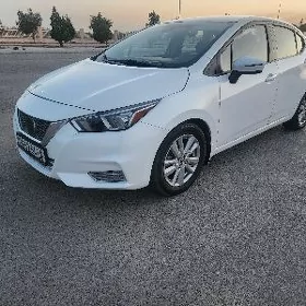 Nissan Versa 2024