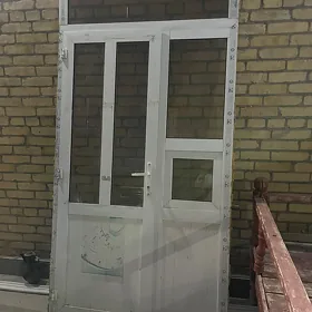 Алюминевый двери