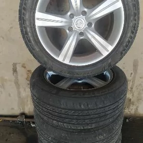 teker 215/55/R17