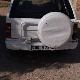 Nissan Pathfinder 1995