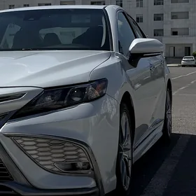 Toyota Camry 2023