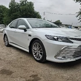Toyota Camry 2021