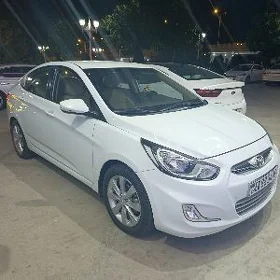 Hyundai Accent 2013