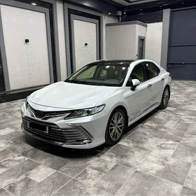 Toyota Camry 2021