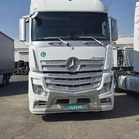 Mercedes-Benz ACTROS 3331 2014