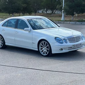 Mercedes-Benz E350 2005