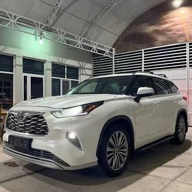 Toyota Highlander 2022