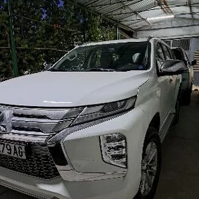 Mitsubishi Montero Sport 2024