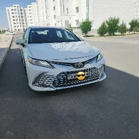 Toyota Camry 2021