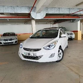 Hyundai Elantra 2012