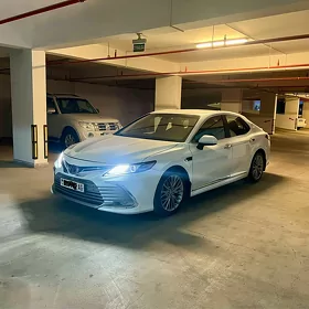 Toyota Camry 2021