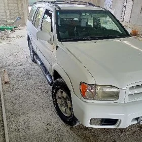 Nissan Pathfinder 1999