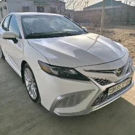 Toyota Camry 2021