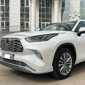 Toyota Highlander 2021