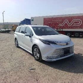 Toyota Sienna 2022