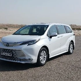 Toyota Sienna 2021