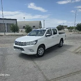 Toyota Hilux 2020